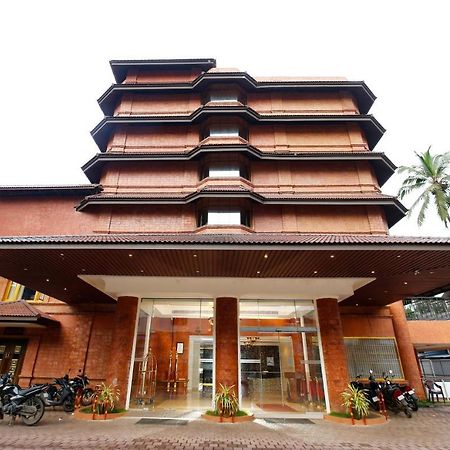 Hotel Park Residency Nilambūr Buitenkant foto