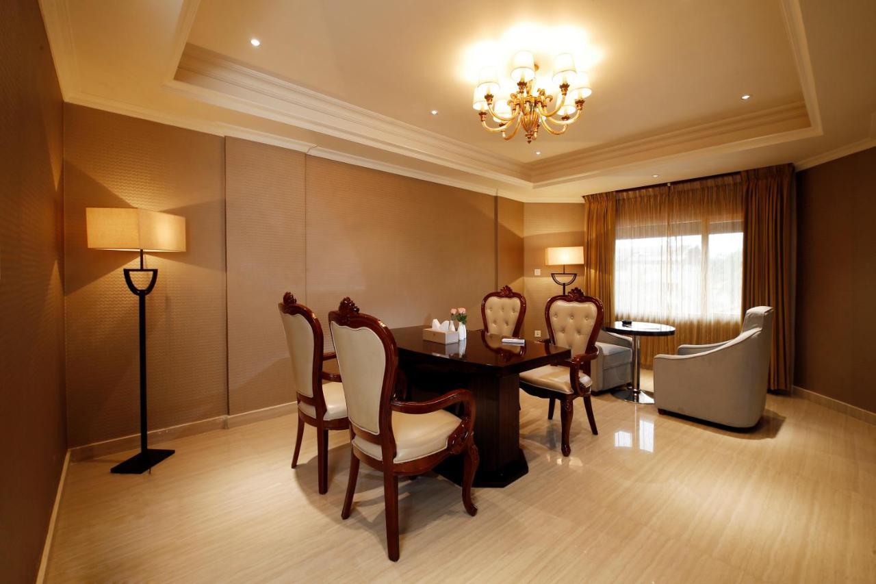 Hotel Park Residency Nilambūr Buitenkant foto