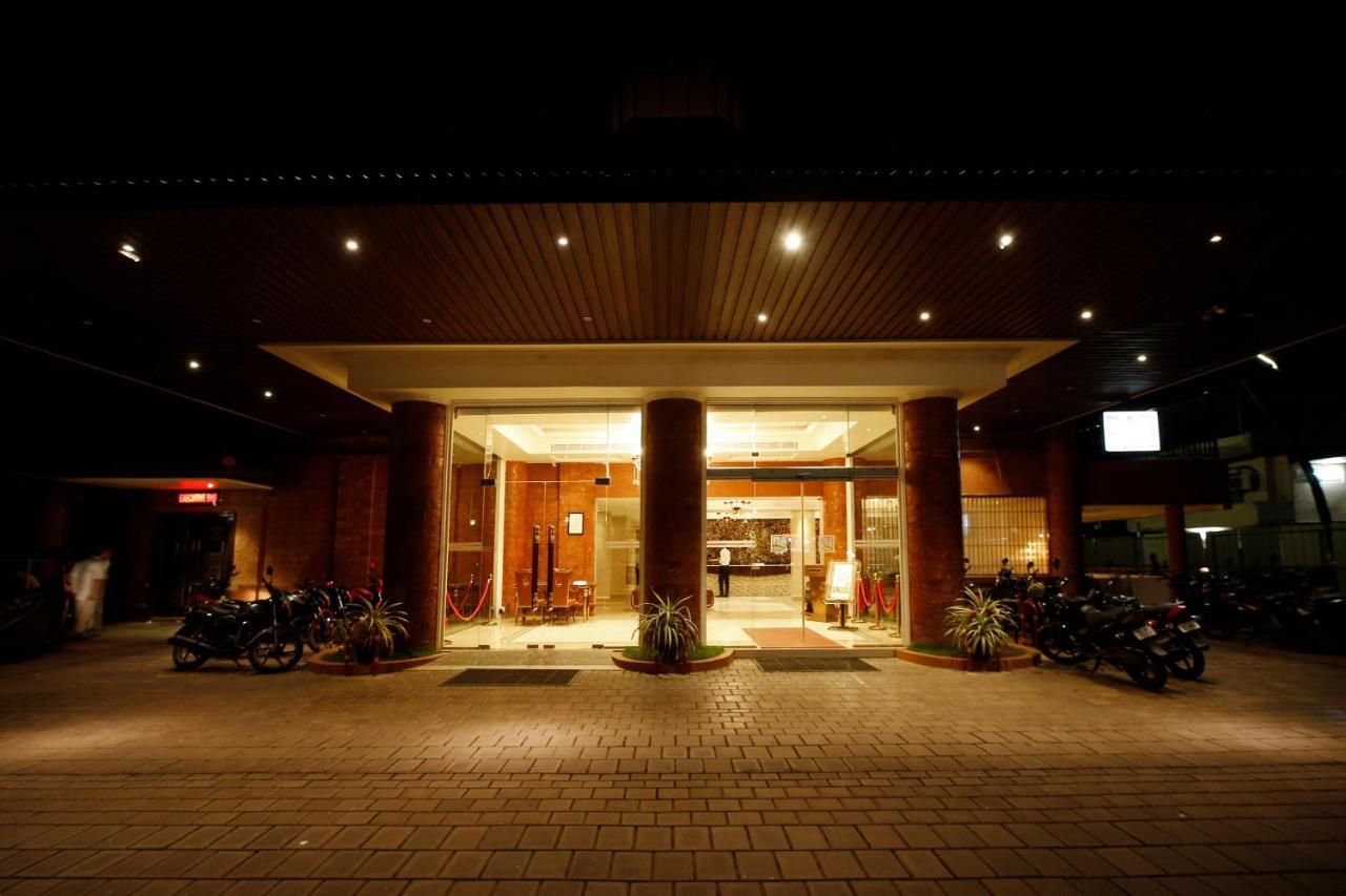 Hotel Park Residency Nilambūr Buitenkant foto