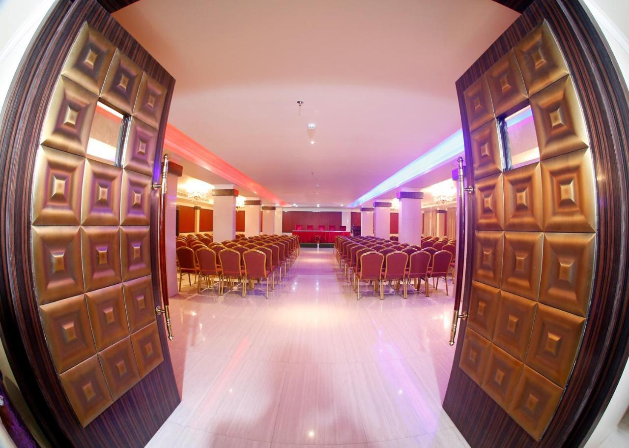 Hotel Park Residency Nilambūr Buitenkant foto