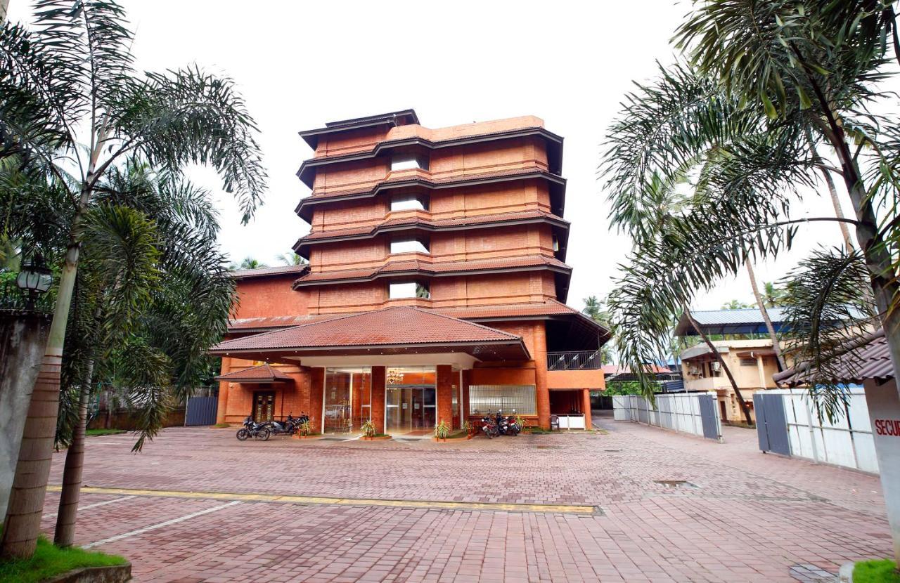 Hotel Park Residency Nilambūr Buitenkant foto