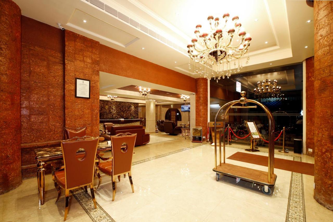 Hotel Park Residency Nilambūr Buitenkant foto
