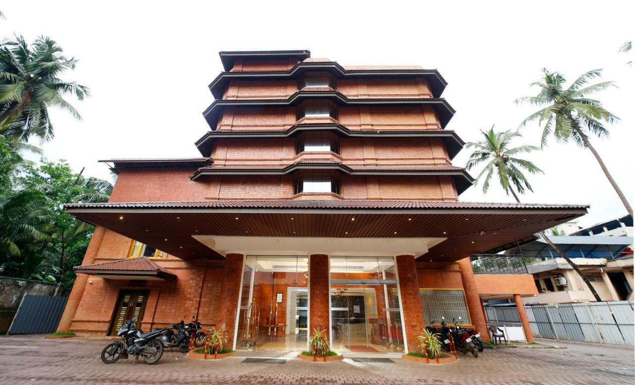 Hotel Park Residency Nilambūr Buitenkant foto